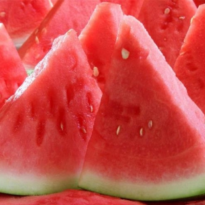 西瓜利尿咽喉疼痛适合夏季食用 吃西瓜有哪些禁忌